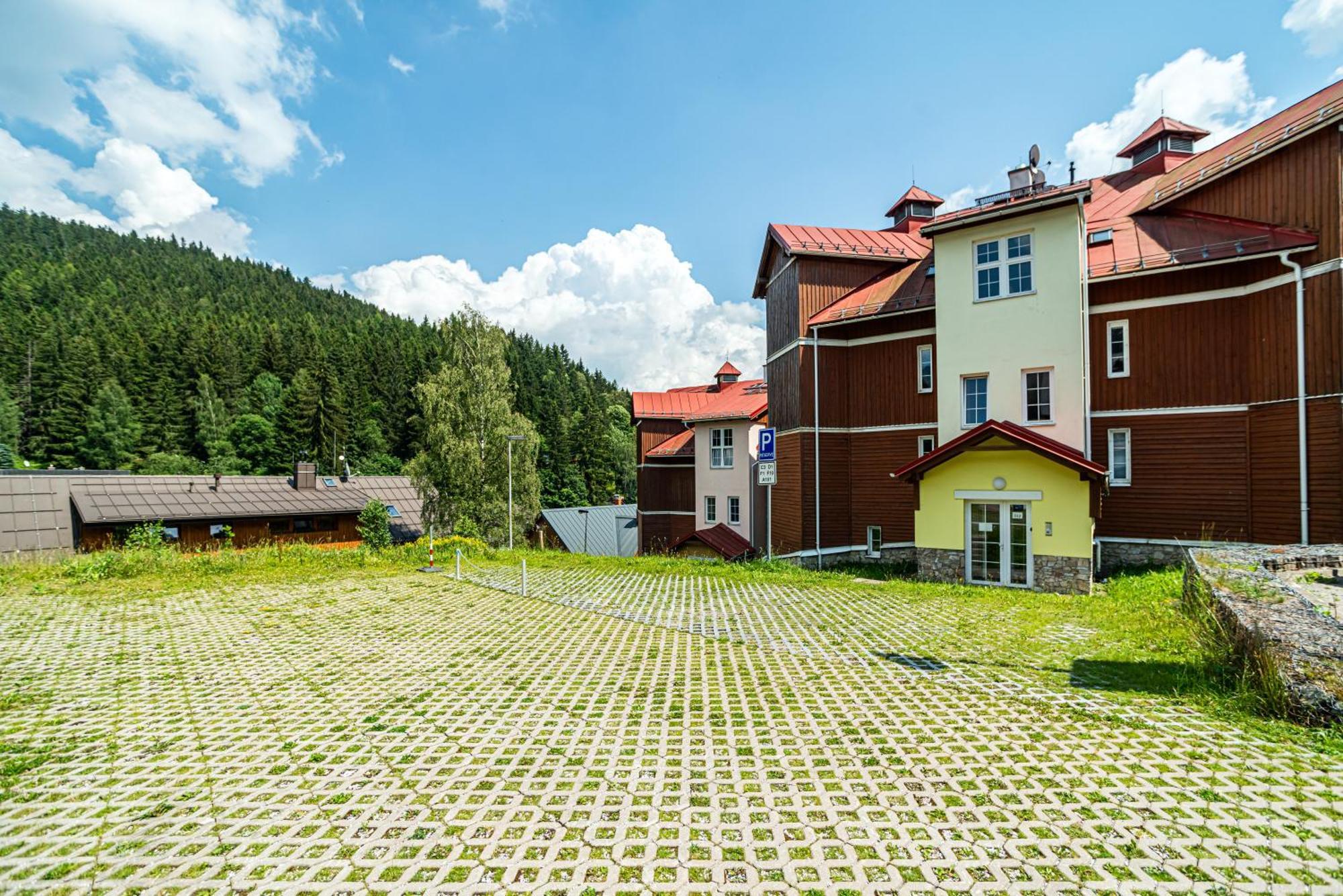 Apartman V Srdci Pece Пец под Снежко Екстериор снимка